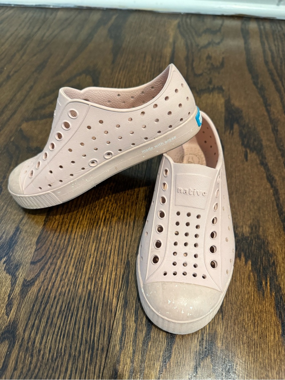 Native Jefferson Slip-On Shoes in Blush - Size C11